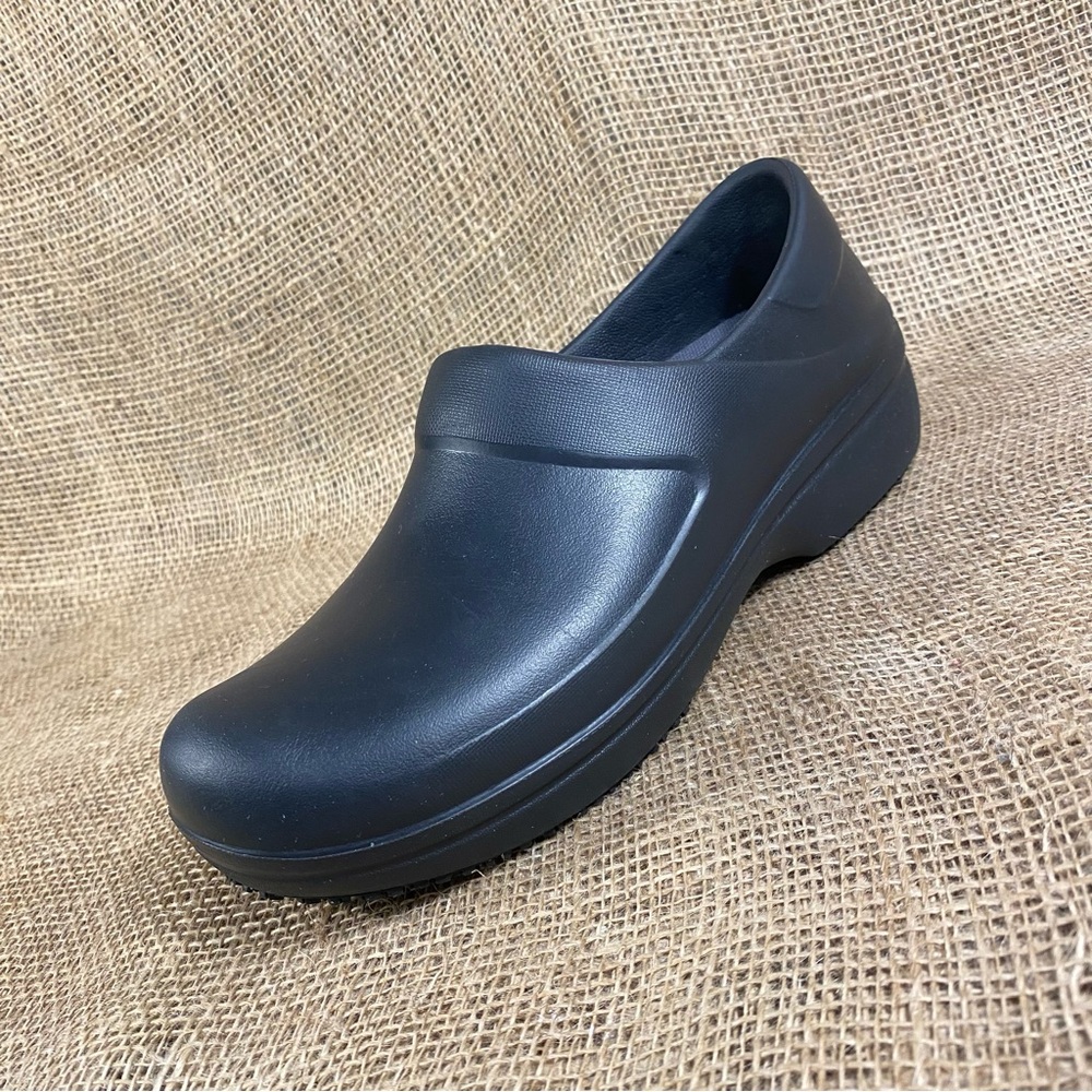 CROCS Clogs Slip On Black Comfort Slip Resistant Nurse Work  Shoes Size 8 - Picture 2 of 10